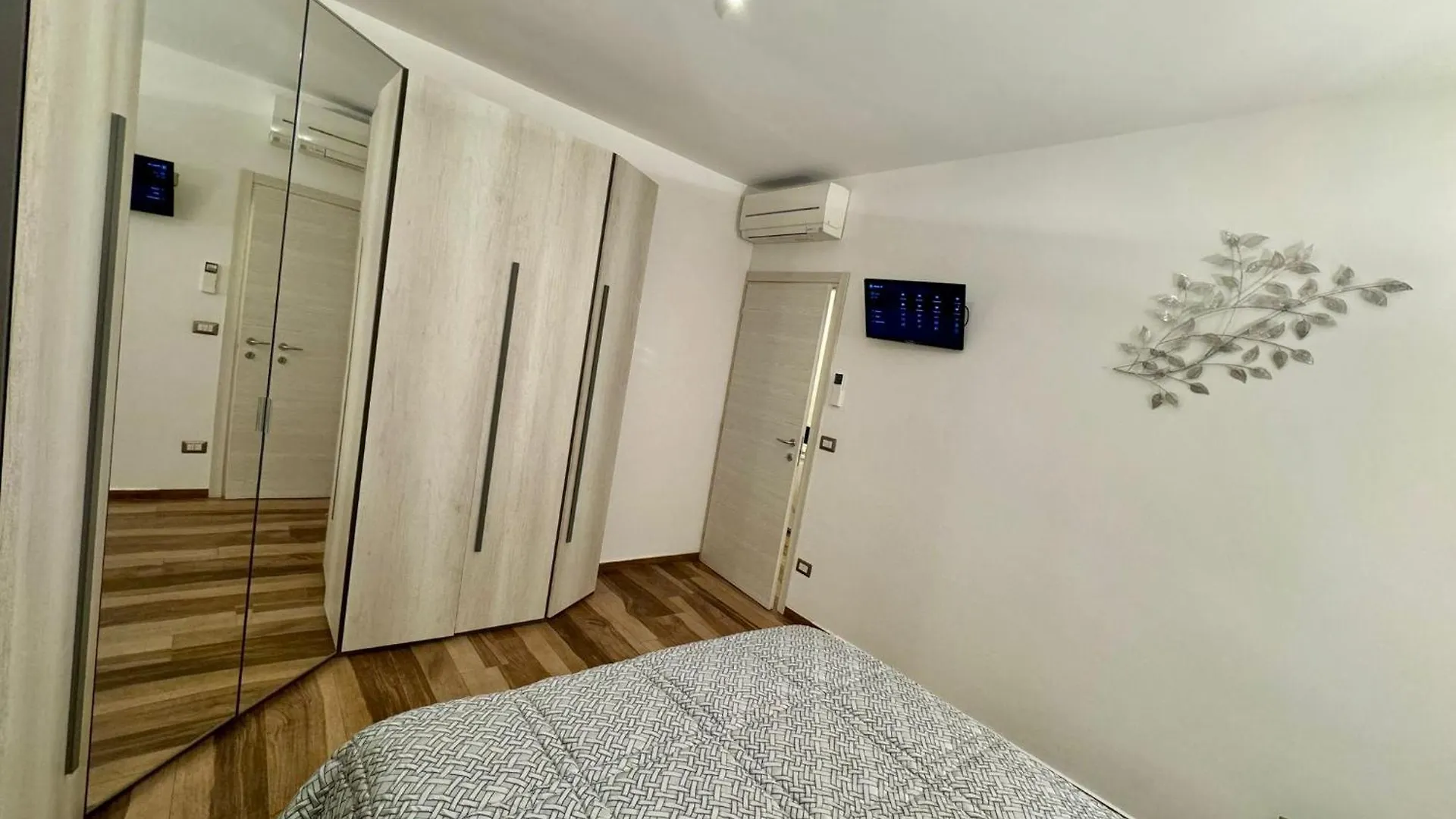 Cristina'S House Apartment Ferrara 0*,